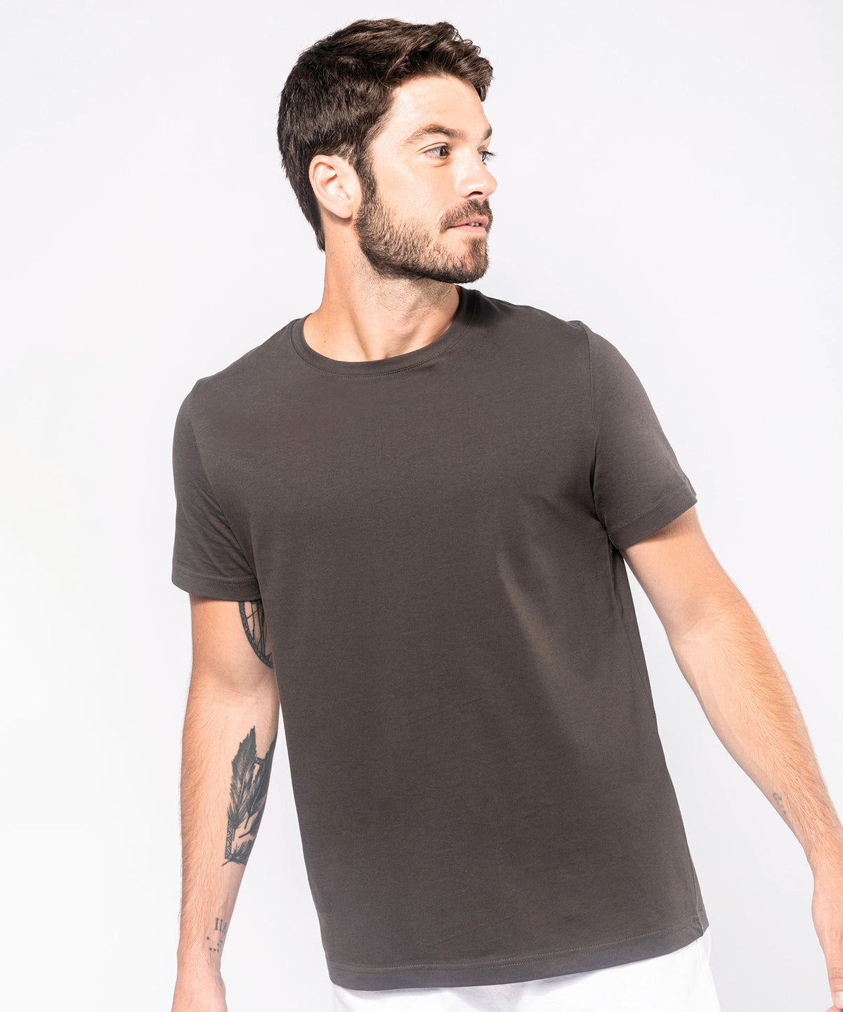 Short-sleeved crew neck T-shirt